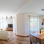ヴィラ Karin - Mediterranean Charm With Private Pool And Lush Waterfall Gardens