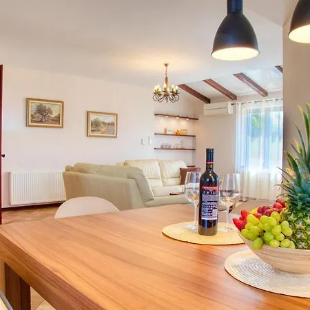 Karin - Mediterranean Charm With Private Pool And Lush Waterfall Gardens 빌라 *