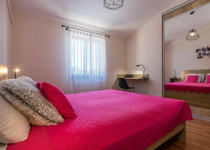 Karin - Mediterranean Charm With Private Pool And Lush Waterfall Gardens 빌라 Galižana