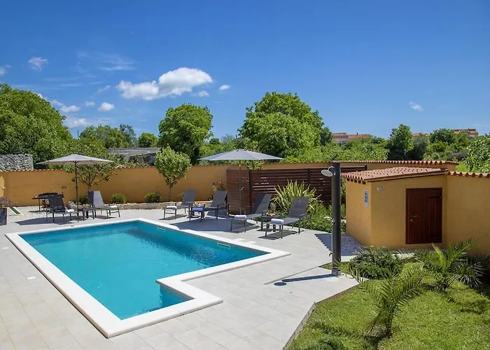 빌라 Karin - Mediterranean Charm With Private Pool And Lush Waterfall Gardens