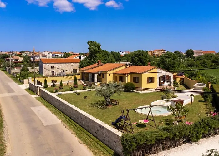 Karin - Mediterranean Charm With Private Pool And Lush Waterfall Gardens Galizana