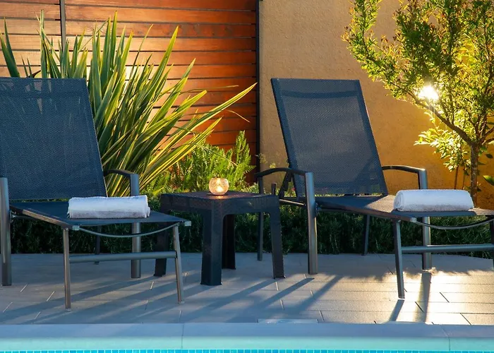 Vila Karin - Mediterranean Charm With Private Pool And Lush Waterfall Gardens Galizana