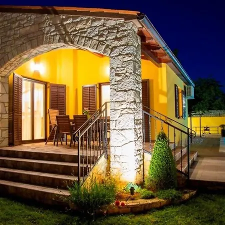 וילה Karin - Mediterranean Charm With Private Pool And Lush Waterfall Gardens