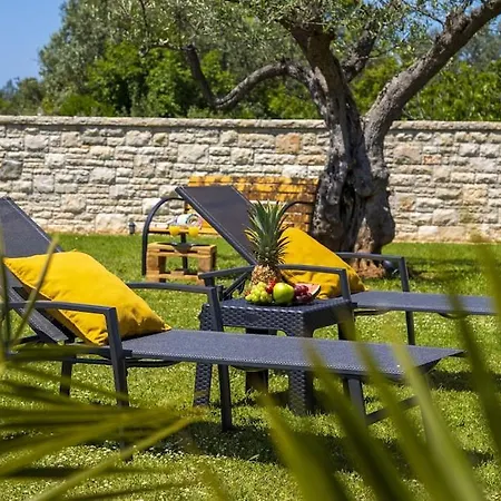 Willa Karin - Mediterranean Charm With Private Pool And Lush Waterfall Gardens
