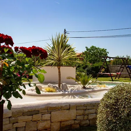 Karin - Mediterranean Charm With Private Pool And Lush Waterfall Gardens Willa *